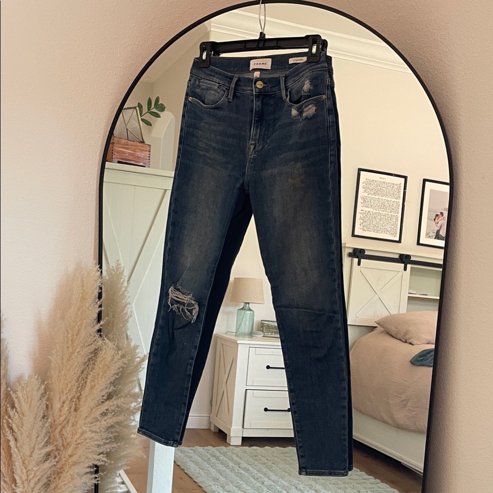 Frame “Le High Skinny” Jeans